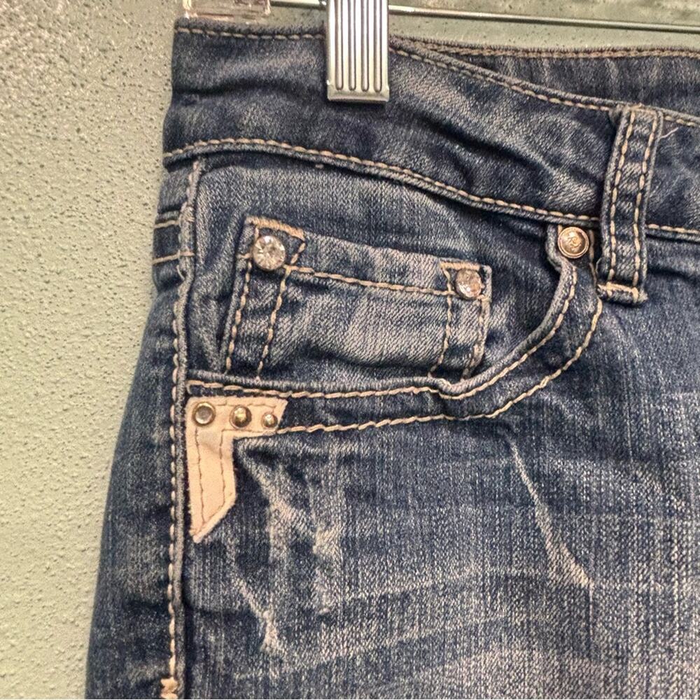 ⭐️ 3/$21 ⭐️ Love Nation Blue Ankle Cropped Jeans with Vintage Wash - Picture 3 of 12